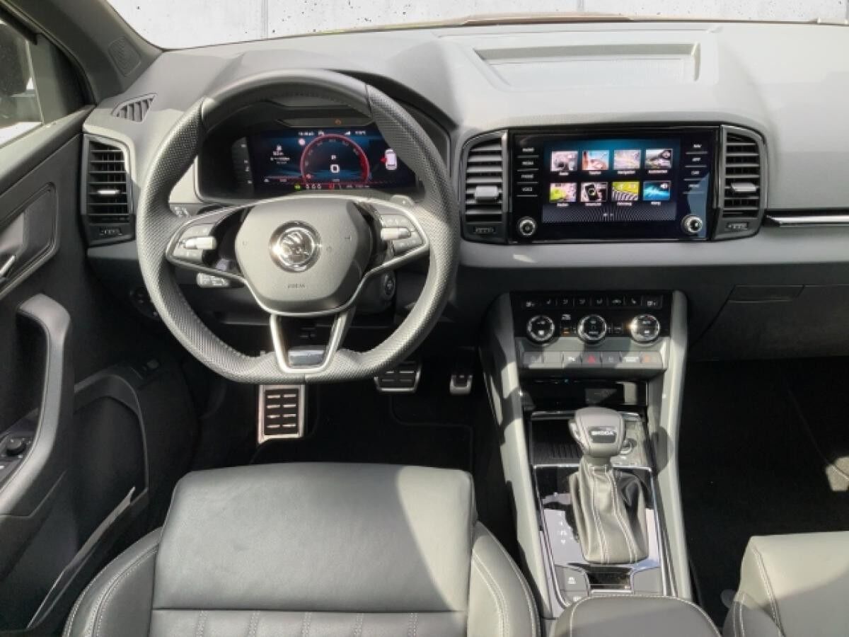 Skoda Karoq Sportline 1.5 TSI Pano Navi Leder Kamera Memory Sitze LED