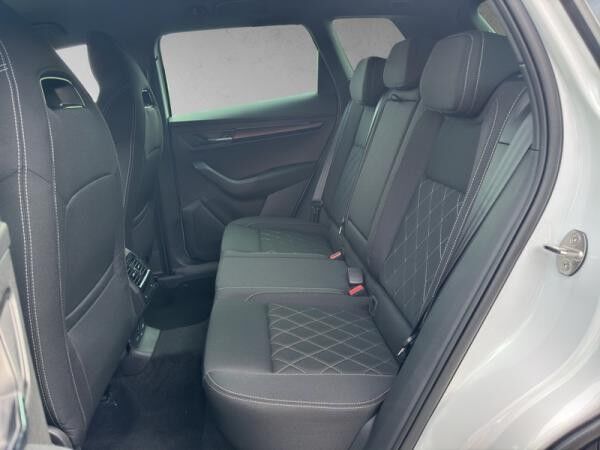 Skoda Karoq Karoq 2.0 TDI DSG Sportline *PRIVAT*SOFORT* l AHK l MATRIX l NAV l KESSY l DAB l