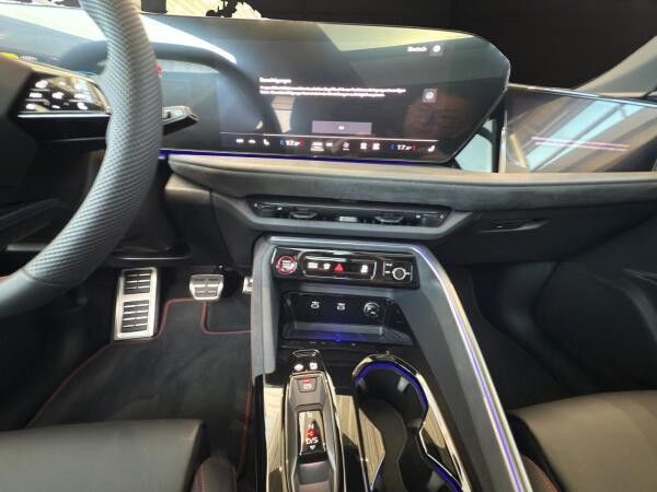 Audi Q5 Sportback e-hybrid 270 KW / Tech pro / Hud / AHK / Head-up / Luftfahrwerk