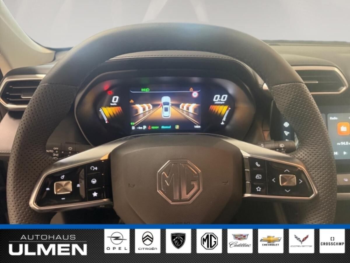 MG ZS Luxury "Black Month  Deal" Navi digitales Cockpit 360 Kamera LED ACC Apple CarPlay  Leder Klimaautom