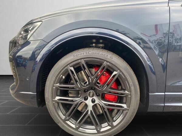 Audi RS Q8 SUV tiptronic