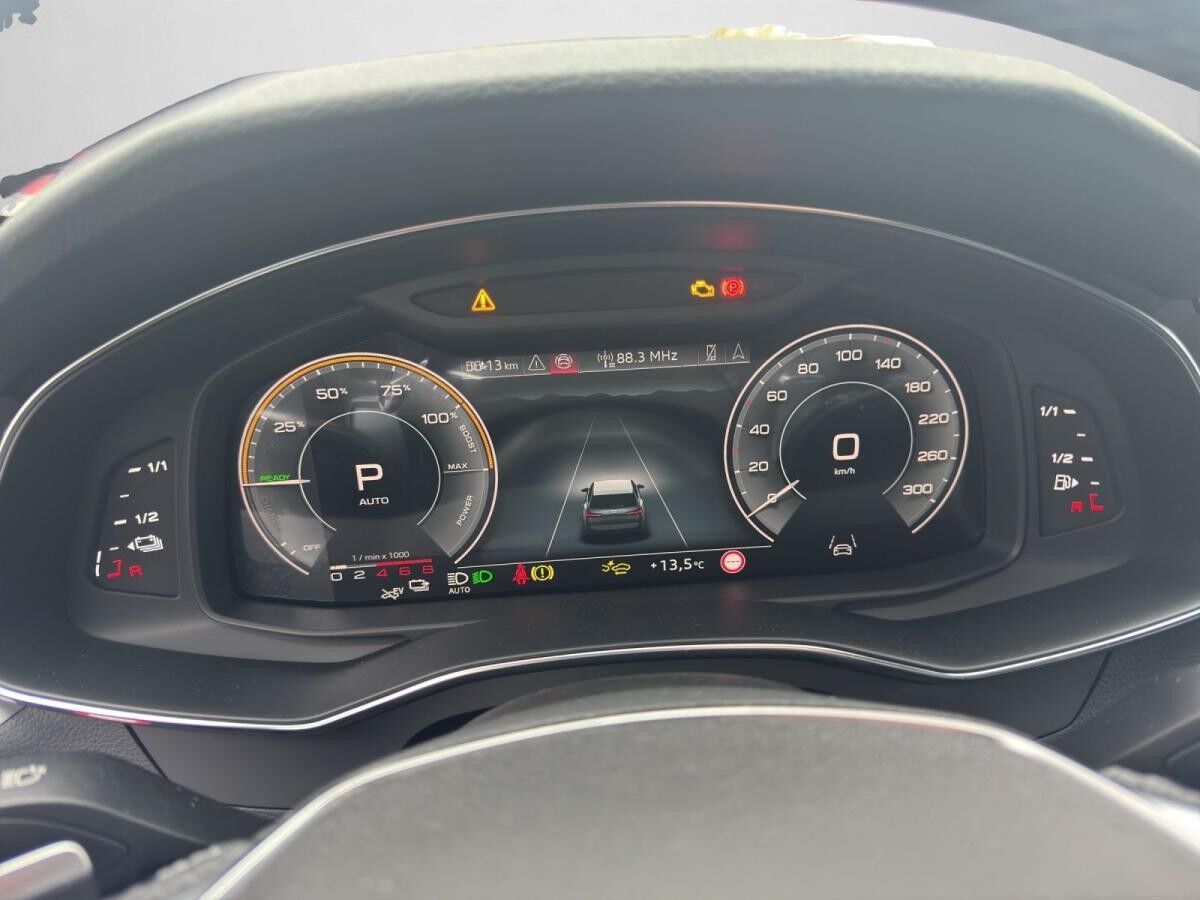 Audi A6 Avant S line 55 TFSI e quattro S tronic Audi A6 Avant S line 55 TFSI e quattro S tronic