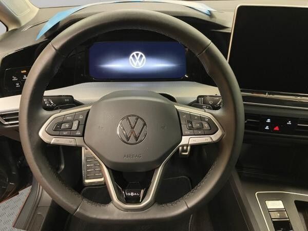 Volkswagen Golf VIII 1.5 eTSI DSG / SOFORT VERFÜGBAR !