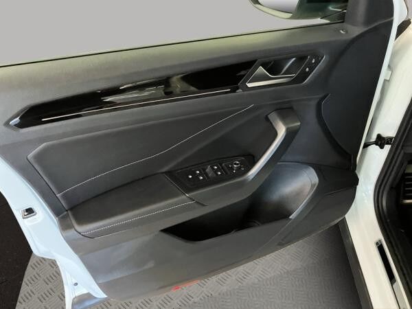 Volkswagen T-Roc 1.5 TSI DSG R-Line / SOFORT VERFÜGBAR !