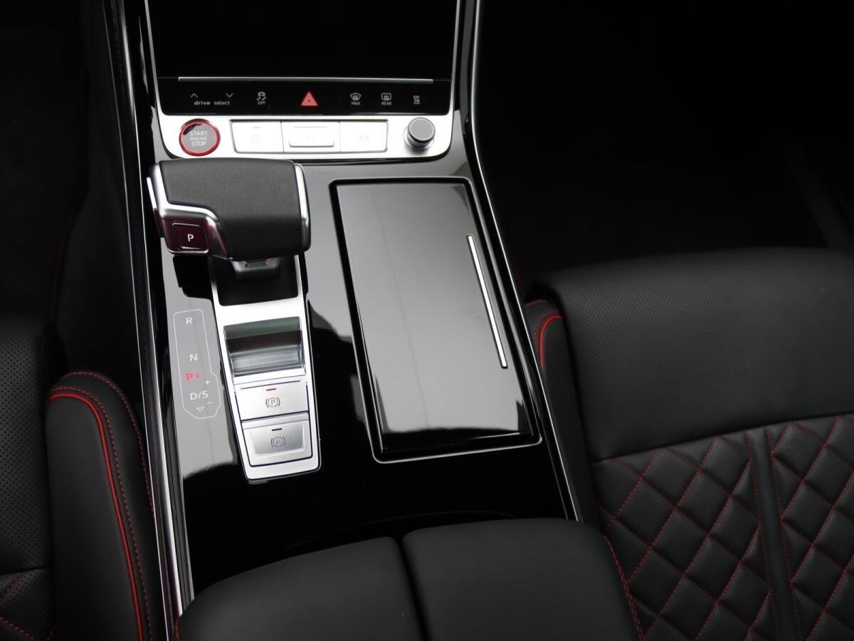 Audi S8 TFSI quattro / Pano, Standh, AHK, B&O, OLED