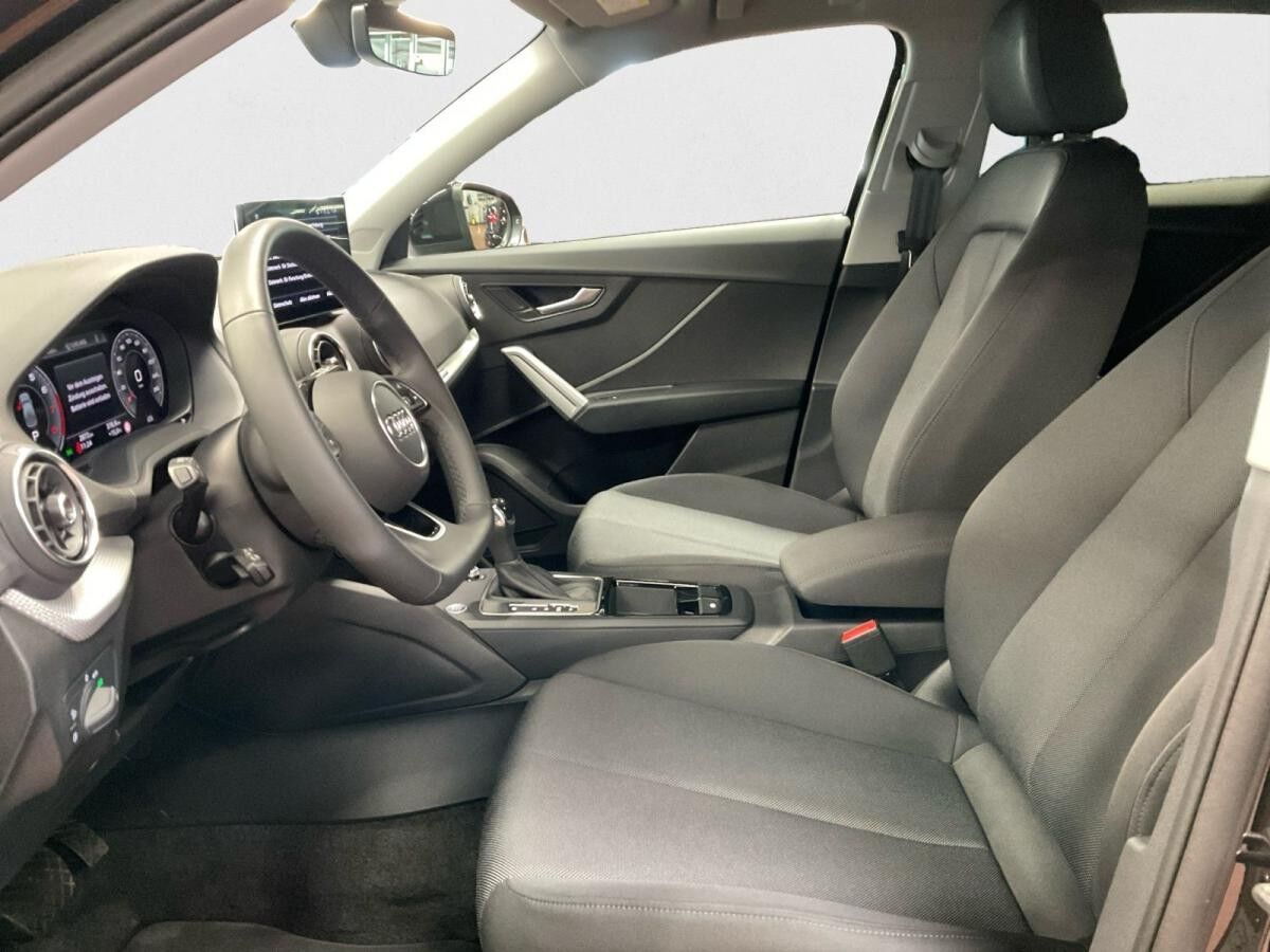 Audi Q2 35 TFSI Advanced S tronic MATRIX AHK CarPlay
