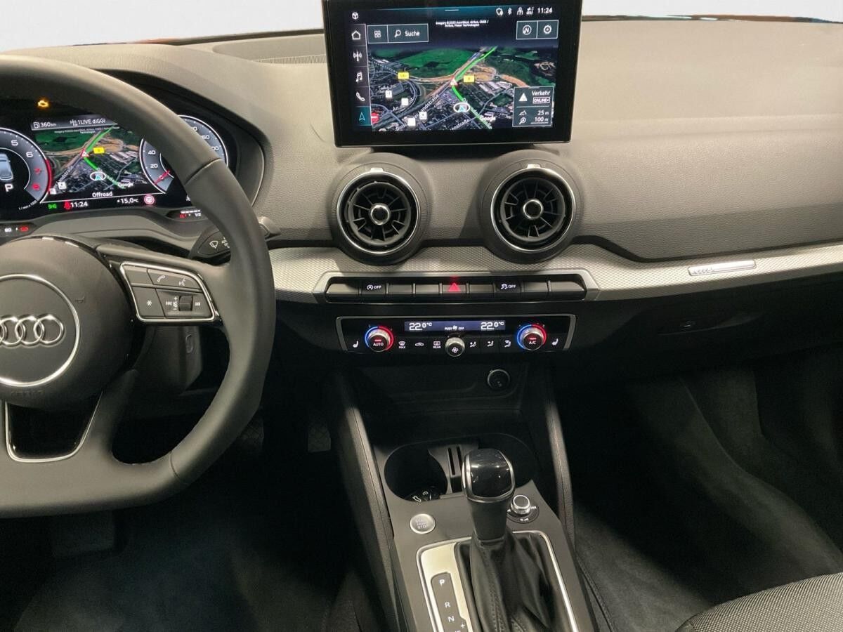 Audi Q2 35 TFSI Advanced S tronic MATRIX AHK CarPlay