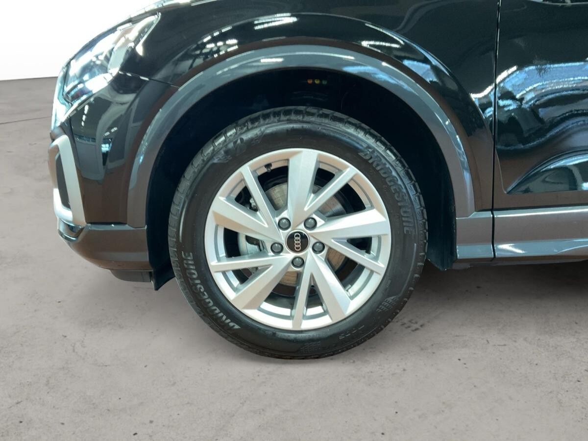 Audi Q2 35 TFSI Advanced S tronic MATRIX AHK CarPlay