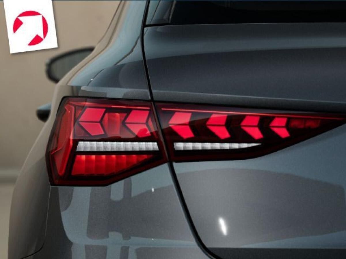 Audi A3 Sportback S line TFSI e S tronic*0,5%*AHK*ACC Audi A3 Sportback S line TFSI e S tronic*0,5%*AHK*ACC