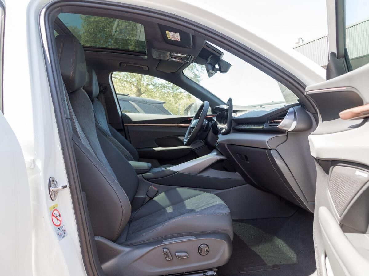 Cupra Terramar AREA VIEW SENNHEISER PANO LM20***BlackWeek***