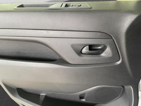 Toyota Proace 120 PS L1 Meister Navi (Flügeltüren/verglast) SOFORT VERFÜGBAR
