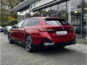 BMW i5 eDrive40 Touring M Sport //Panoramadach DrivingAssistantProf B&W
