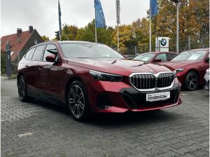 BMW i5 eDrive40 Touring M Sport //Panoramadach DrivingAssistantProf B&W