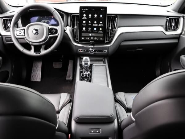 Volvo XC60 B5 AWD Plus Black Edition Sofort Verfügbar GEWERBE