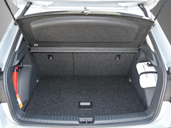 Skoda Fabia UPE br. 31.050,- Tour 1.0 l TSI DSG / SKL