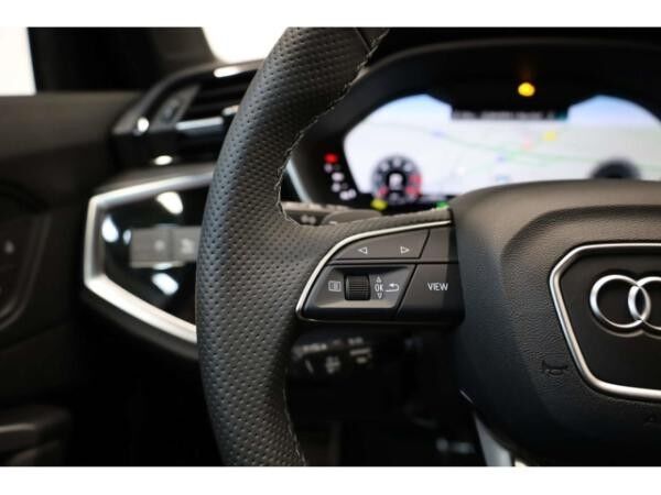 Audi Q3 Sportback 40 TDI quattro S line business