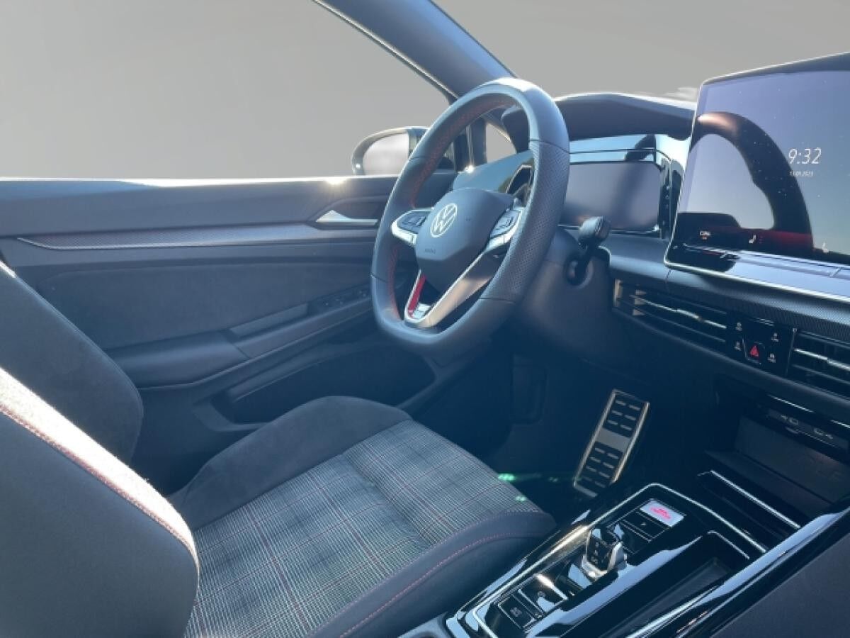 Volkswagen Golf VIII 2,0 TSI GTI Matrix AHK HuD Kamera Lenkradhzg