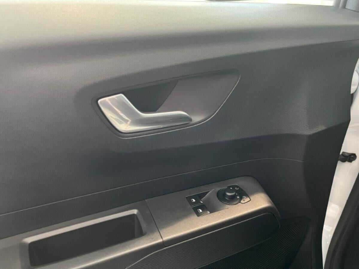 Ford Transit Courier Doppelkabine Trend AHK LED-Tagfahrlicht Reserverad Winterpaket Doppelschiebetür