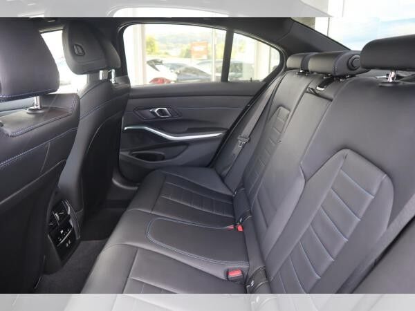 BMW 330 i Limo/M-Sport/Head-Up/360°/ACC/HiFi/Adapt.LED/Akustikvergl.