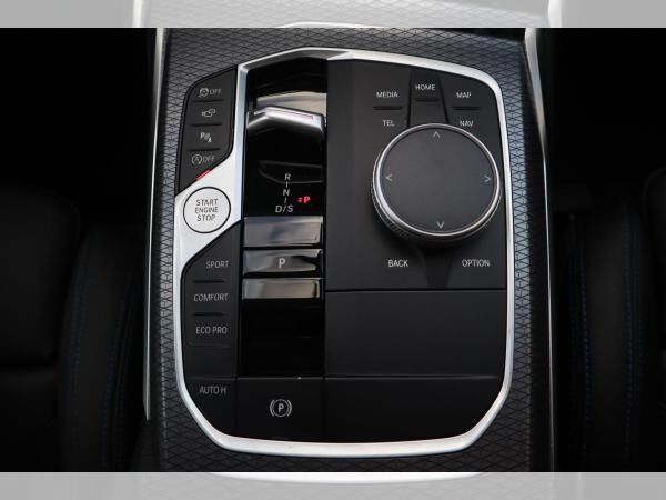 BMW 330 i Limo/M-Sport/Head-Up/360°/ACC/HiFi/Adapt.LED/Akustikvergl.