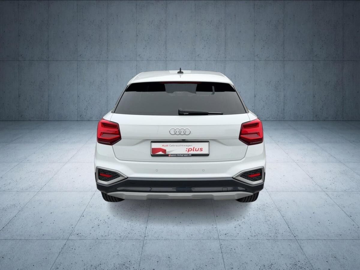 Audi Q2 advanced 35 TFSI Stdhzg AHK ACC Matrix Navi