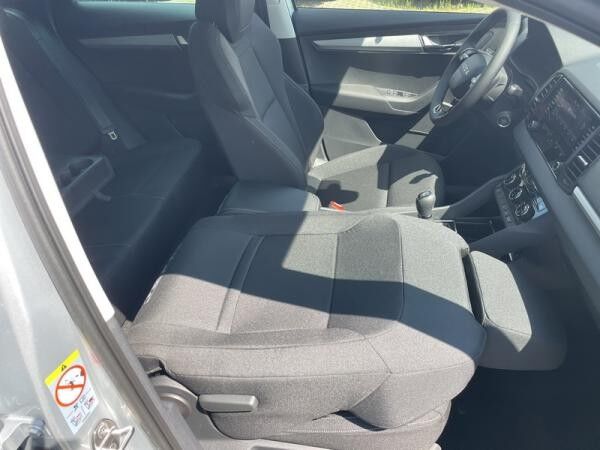 Skoda Karoq 1.0 TSI Selection *PRIVAT*SOFORT*incl. LED l SHZ l DAB l PDChi  I SMARTLINK*