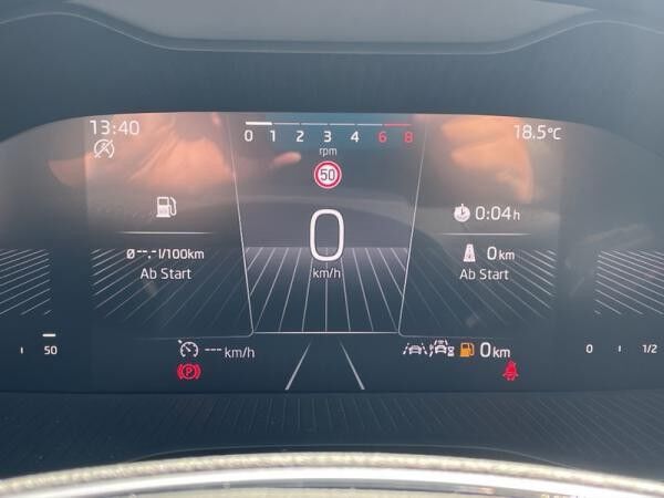 Skoda Karoq 1.0 TSI Selection *PRIVAT*SOFORT*incl. LED l SHZ l DAB l PDChi  I SMARTLINK*