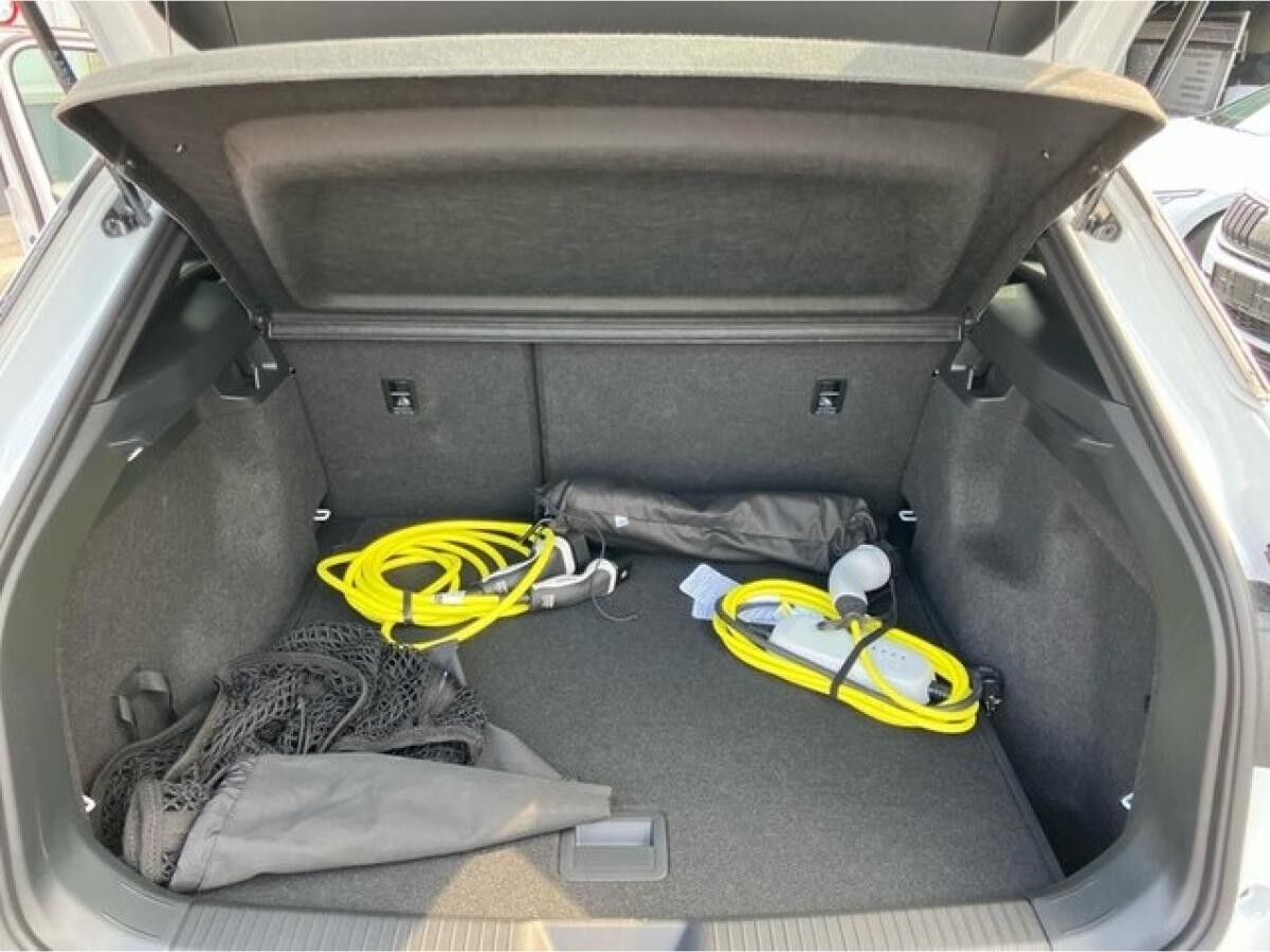 Volkswagen ID.4 Pro 210 kW - Matrix-LED AHK Wärmepumpe SHZ PDC Navi LM ZV Rear View DAB+ MFL