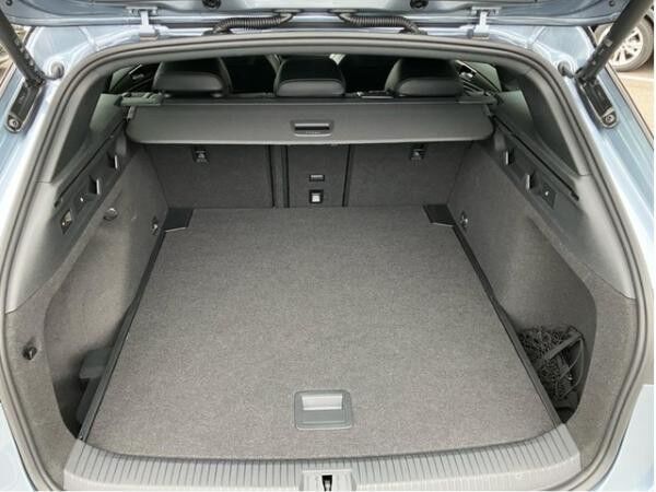 Volkswagen ID.7 Tourer Pro S 210 kW - Wärmepumpe Matrix-LED HUD Discover Pro Max Area View LM ACC SHZ AHK