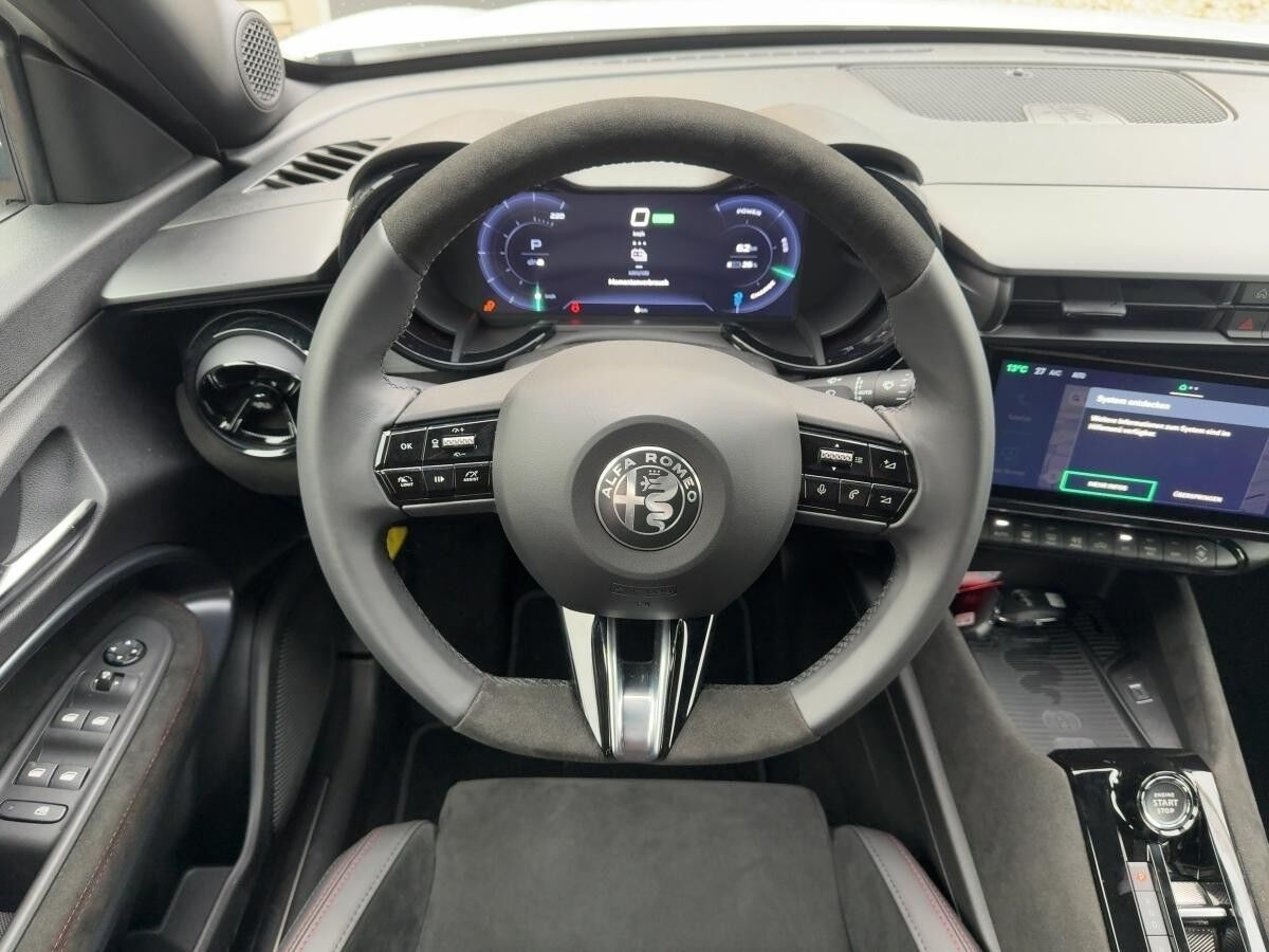 Alfa Romeo Junior Elettrica 280PS VELOCE