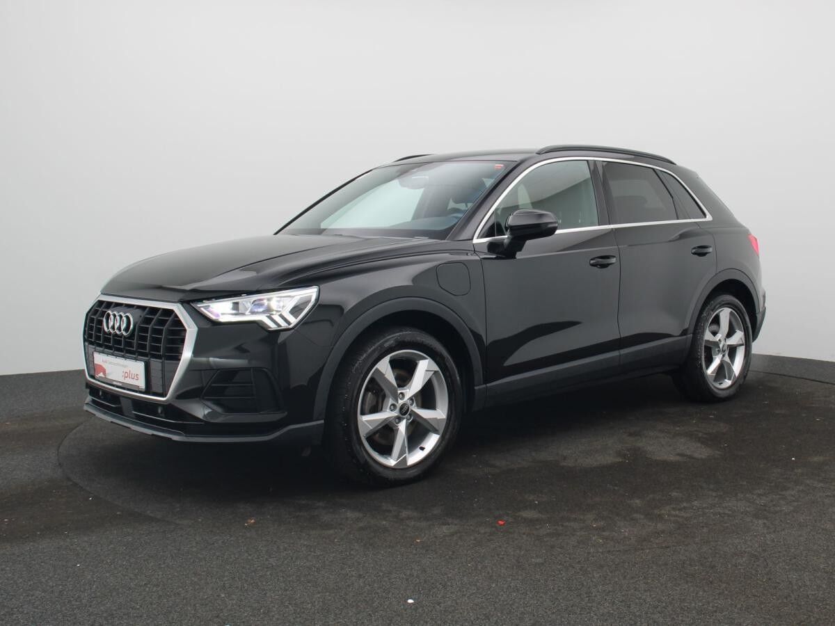 Audi Q3 S-Line 45 TFSIe S-tronic/ LED, ACC, Navi, AHK