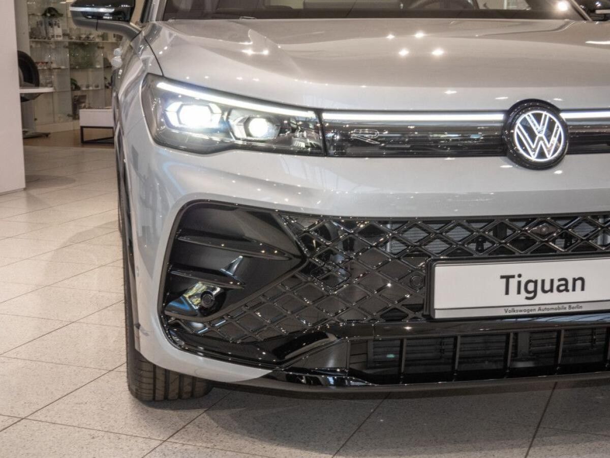 Volkswagen Tiguan R-Line 2,0 l TSI 4M DSG *BIS 31.12.*🏷️