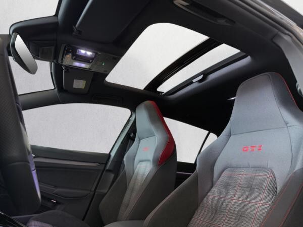 Volkswagen Golf GTI //  Panoramadach/IQ.Light/Harman/Keyless/ ⭐