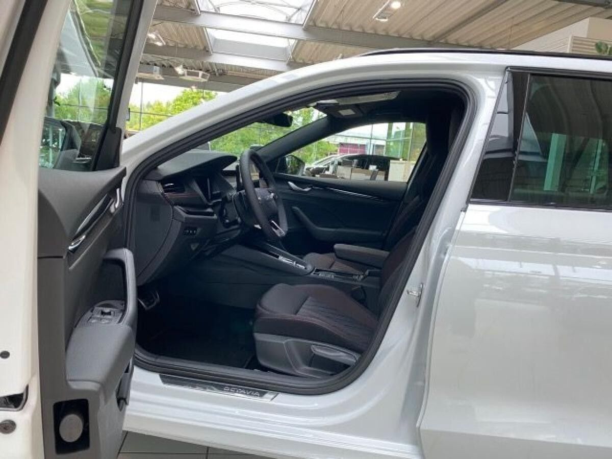 Skoda Octavia Combi RS 2,0 TSI 7-Gang-DSG Sofort Verfügbar