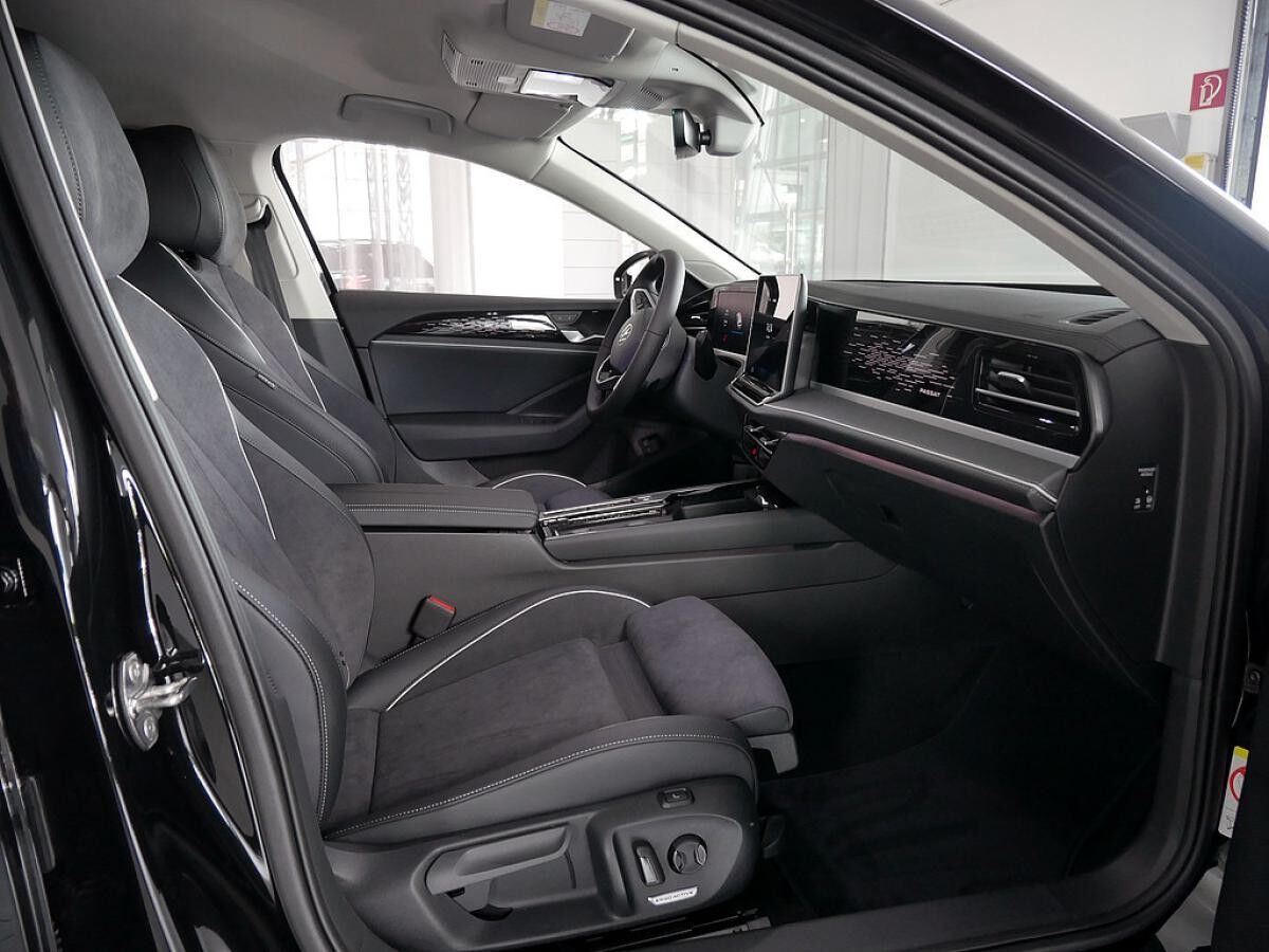 Volkswagen Passat Elegance 1,5 l eHybrid 110 kW (150 PS) / 85 KW (115 PS) DSG