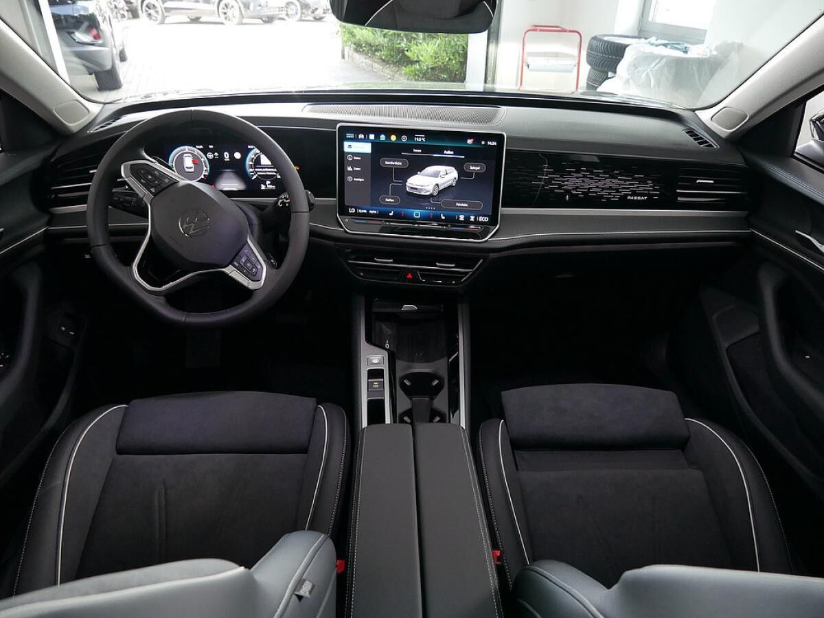 Volkswagen Passat Elegance 1,5 l eHybrid 110 kW (150 PS) / 85 KW (115 PS) DSG
