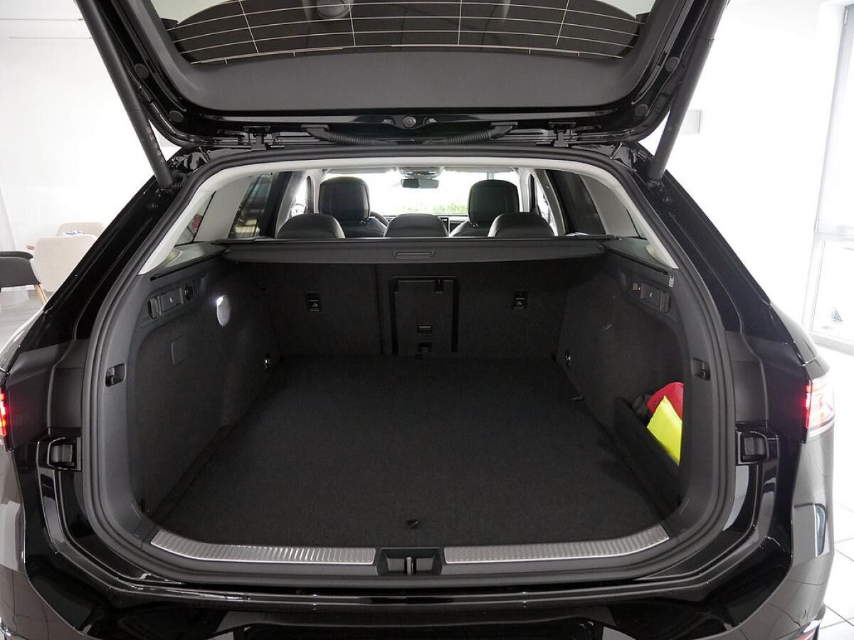 Volkswagen Passat Elegance 1,5 l eHybrid 110 kW (150 PS) / 85 KW (115 PS) DSG