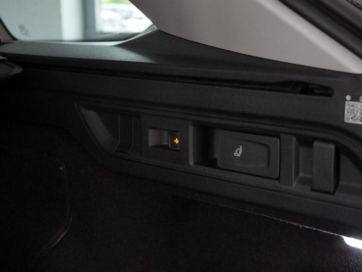 Volkswagen Passat Elegance 1,5 l eHybrid 110 kW (150 PS) / 85 KW (115 PS) DSG