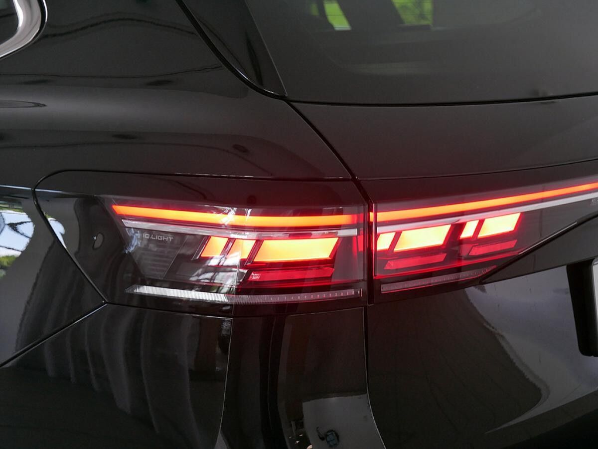 Volkswagen Passat Elegance 1,5 l eHybrid 110 kW (150 PS) / 85 KW (115 PS) DSG