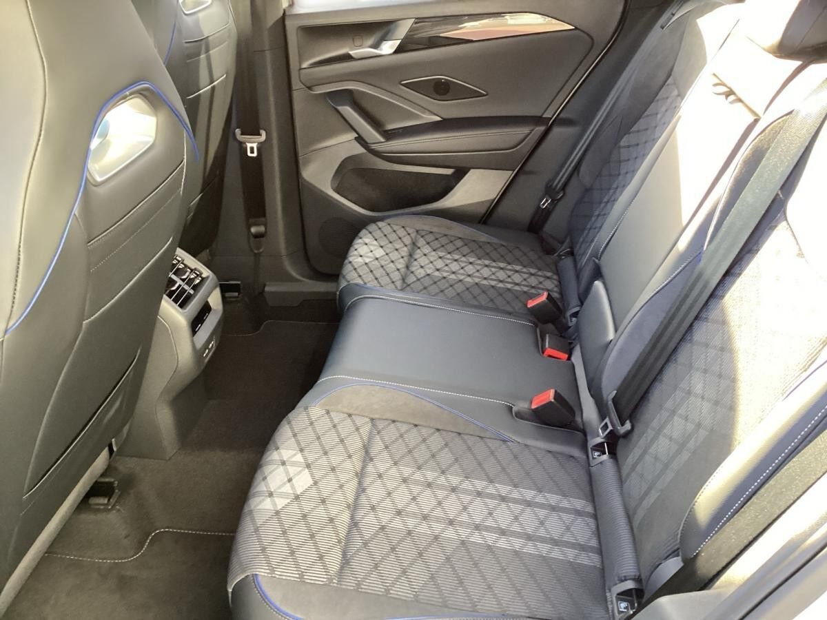 Volkswagen Tiguan R-Line *SOFORT VERFÜGBAR!* 2,0 l TDI SCR 110 kW (150 PS) 7-Gang-Doppelkupplungsgetriebe DSG