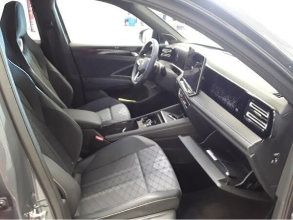 Volkswagen Tiguan 2.0 TDI DSG R-LINE 4M AHK STANDHEIZUNG