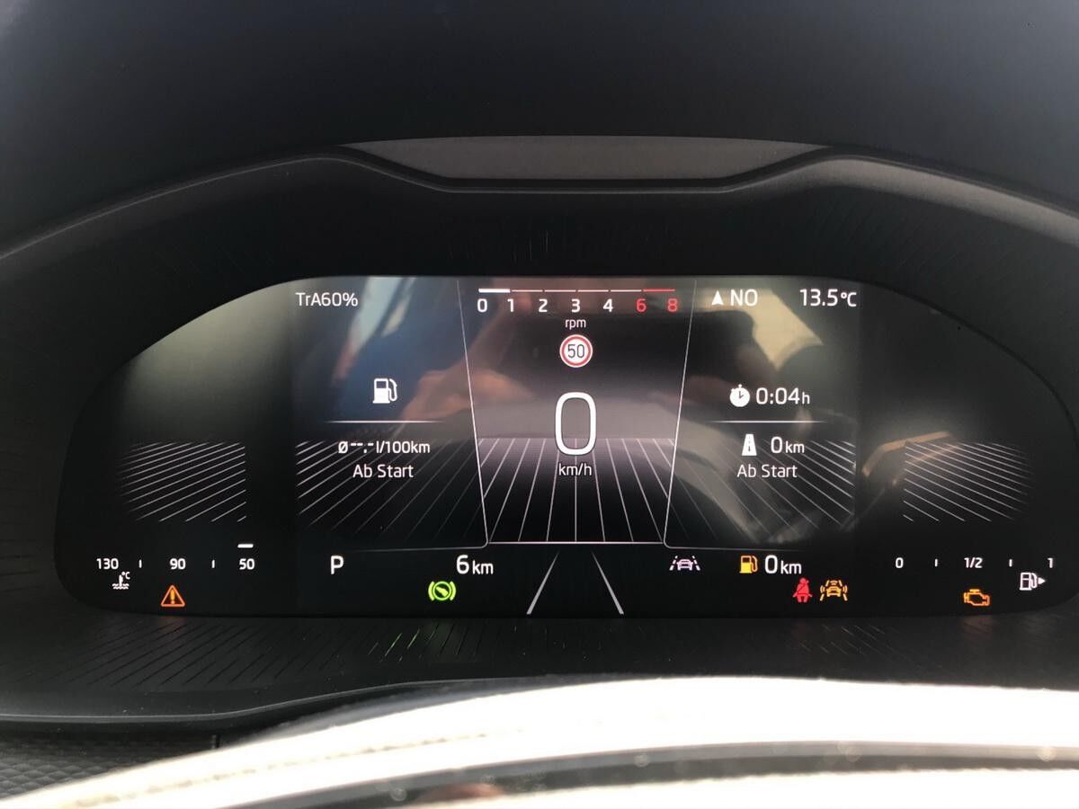 Skoda Kamiq 1.0 TSI DSG Essence *GEWERBE*SOFORT* l LED l KLIMA l PDC l DAB l SHZ