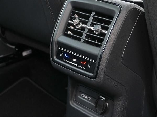 Skoda Kodiaq 1.5 TSI m-HEV Selection DSG 7Si AHK Pano