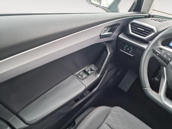 Seat Leon Sportstourer 1.5 eTSI FR ACC AUT DynLicht