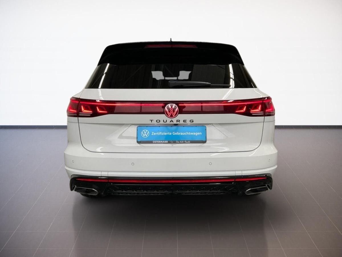 Volkswagen Touareg R-LINE BLACK 3.0TSI NP.109T STDHZG.PANO.AHK.LUFT.KAMERA.20 SITZ-KLIM