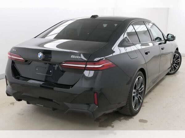 BMW 520 d xDrive M Sportpaket*AHK*Komfortsitz*Sitzbelüftung*