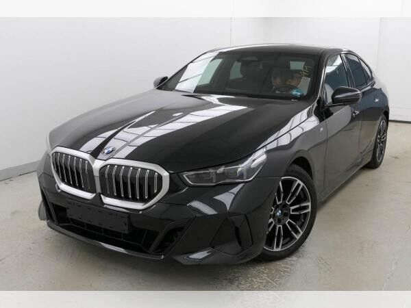 BMW 520 d xDrive M Sportpaket*AHK*Komfortsitz*Sitzbelüftung*