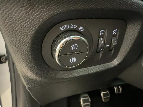 Opel Corsa F 1.2 Turbo LED+SHZ+Winterp.+Fernlichtass.