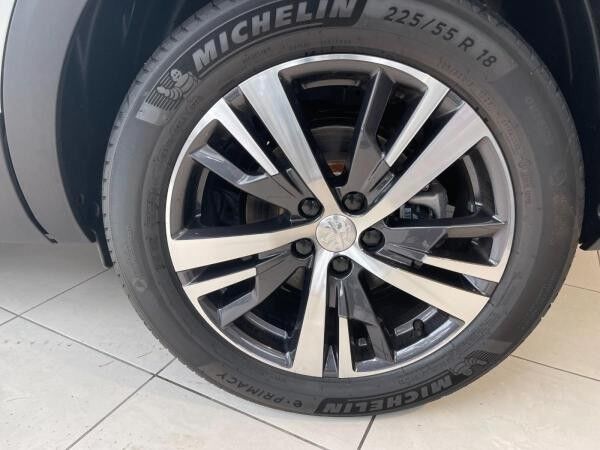 Peugeot 5008 1.2 PureTech 130 Allure Pack LED+Navi+SHZ