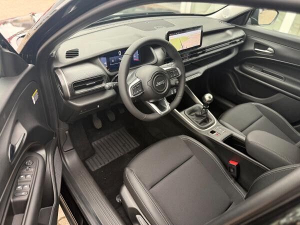 Jeep Avenger 1.2 Altitude JBL SHZ Kamera Allwetterreifen LAGERWAGEN 5x